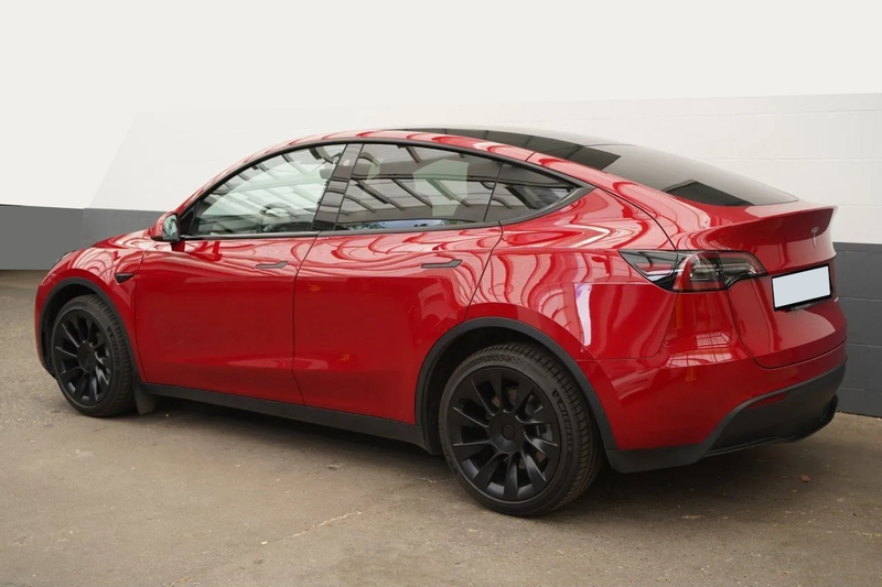 Аренда Tesla Model Y Performance
